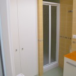 BAGNO CON RIPOSTIGLIO